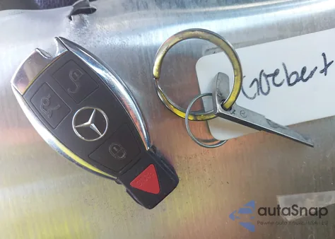 2016 Mercedes-Benz C 300 300 z USA, uszkodzony, nr VIN 55SWF4JB8GU121479